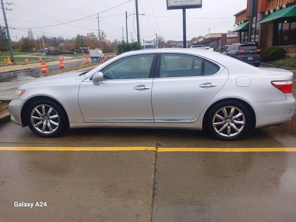 2007 Lexus LS 4th Gen - Image 19 of 19