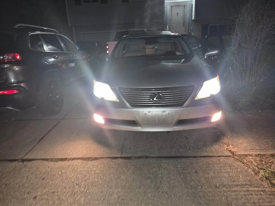 2007 Lexus LS 4th Gen - Image 16 of 19