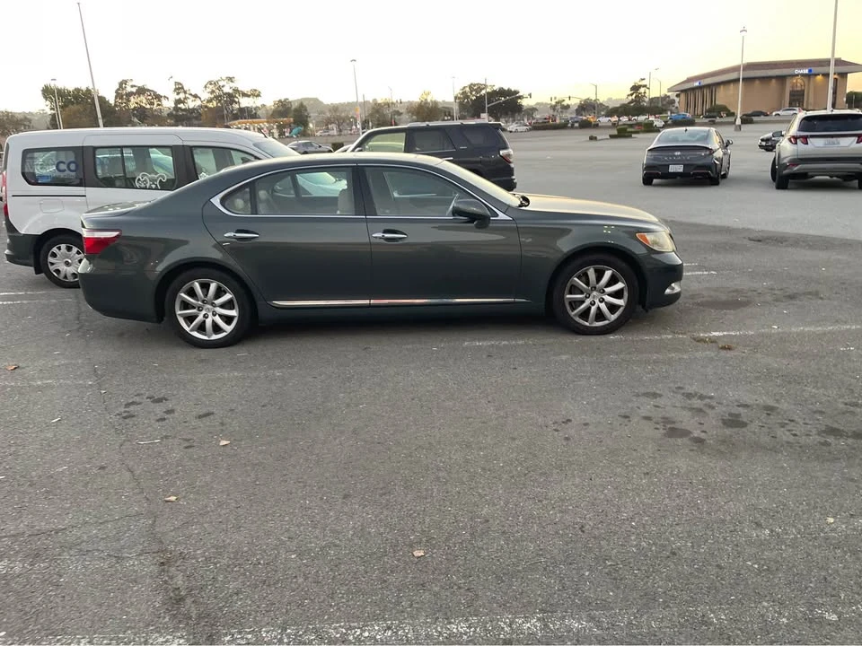 2007 Lexus LS 4th Gen - Image 3 of 10