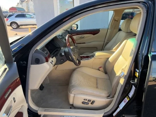 2007 Lexus LS 4th Gen - Image 9 of 17