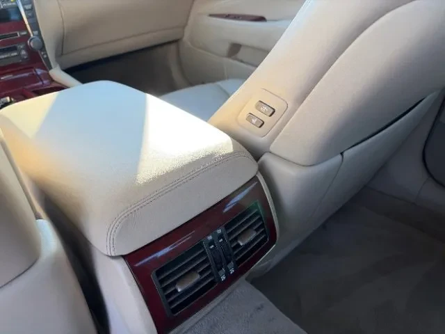 2007 Lexus LS 4th Gen - Image 14 of 17