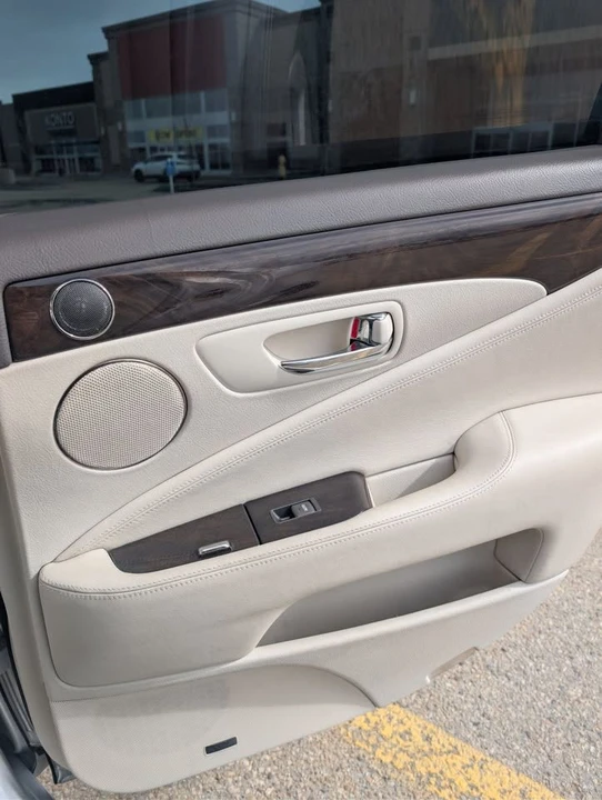 2007 Lexus LS 4th Gen - Image 11 of 19