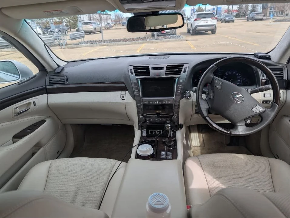 2007 Lexus LS 4th Gen - Image 10 of 19