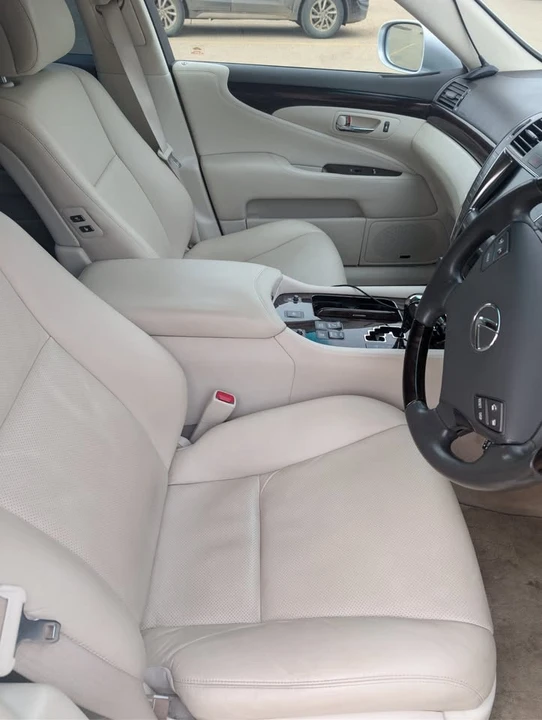 2007 Lexus LS 4th Gen - Image 14 of 19