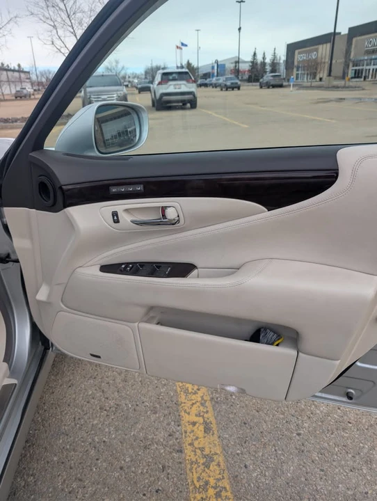 2007 Lexus LS 4th Gen - Image 12 of 19