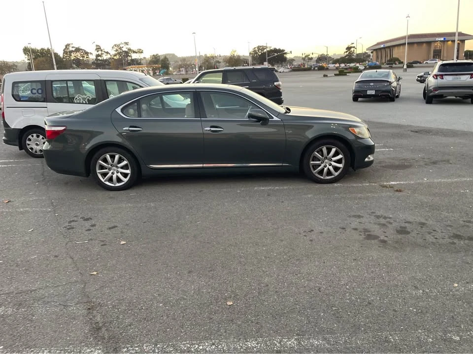 2007 Lexus LS 4th Gen - Image 2 of 5