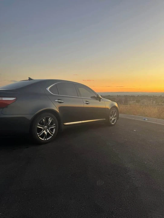 2007 Lexus LS 4th Gen - Image 5 of 18