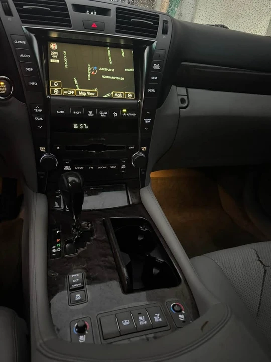 2007 Lexus LS 4th Gen - Image 11 of 18