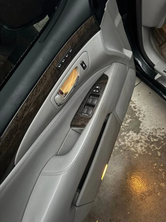 2007 Lexus LS 4th Gen - Image 16 of 18