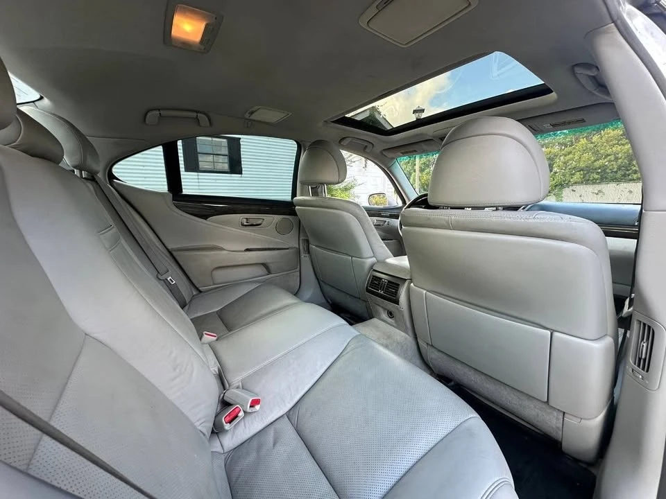 2007 Lexus LS 4th Gen - Image 17 of 20