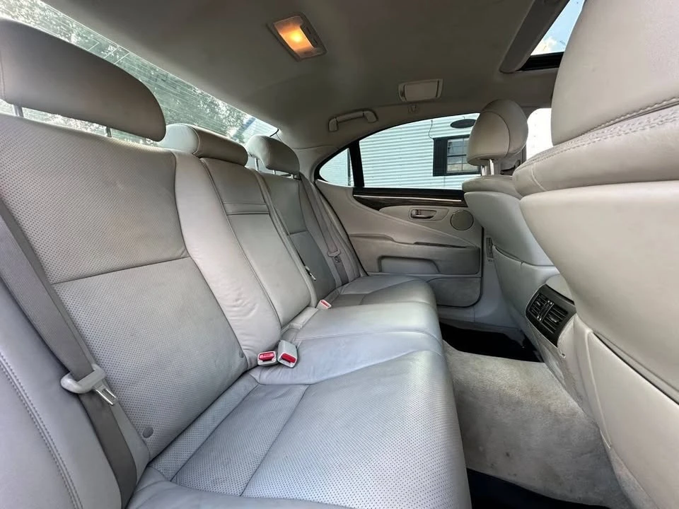 2007 Lexus LS 4th Gen - Image 18 of 20