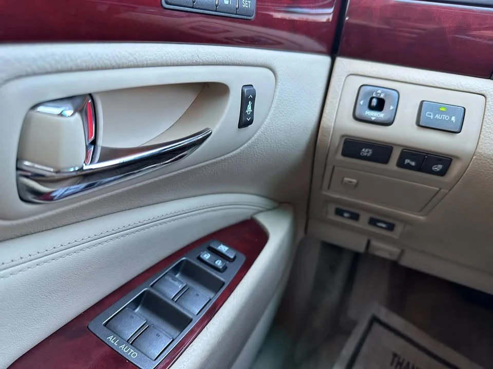 2007 Lexus LS 4th Gen - Image 16 of 19