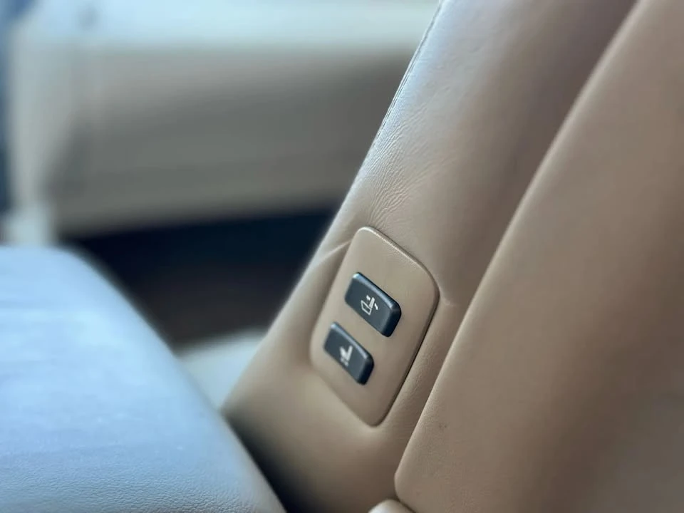 2007 Lexus LS 4th Gen - Image 14 of 19