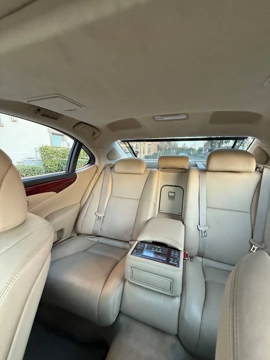 2007 Lexus LS 4th Gen - Image 9 of 12