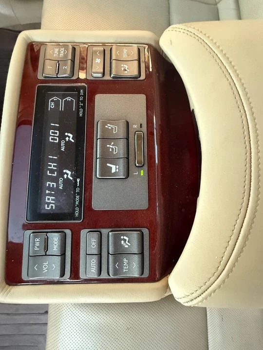 2007 Lexus LS 4th Gen - Image 6 of 12