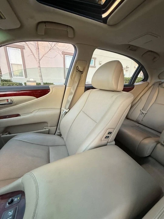 2007 Lexus LS 4th Gen - Image 10 of 12