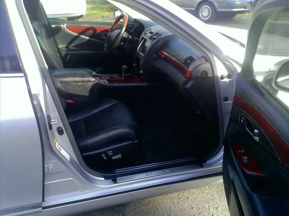 2007 Lexus LS 4th Gen - Image 10 of 17
