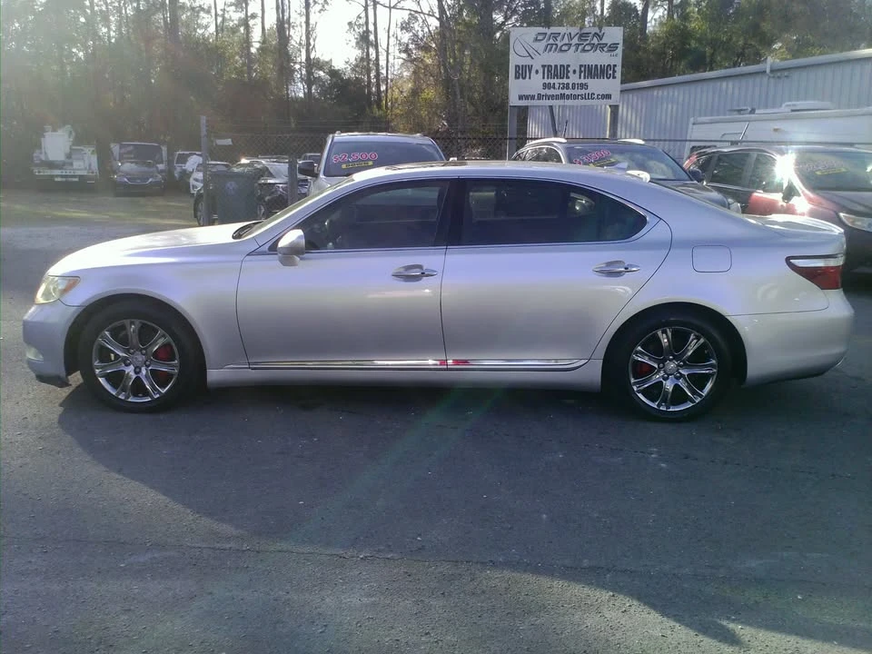2007 Lexus LS 4th Gen - Image 2 of 17