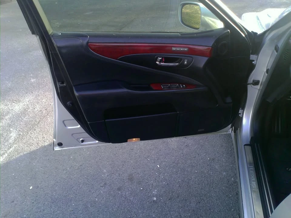 2007 Lexus LS 4th Gen - Image 16 of 17