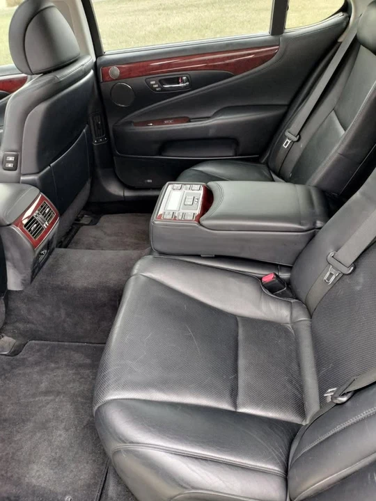 2007 Lexus LS 4th Gen - Image 8 of 8