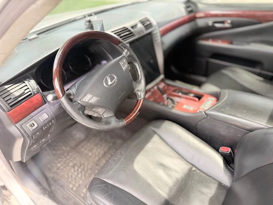 2007 Lexus LS 4th Gen - Image 6 of 7