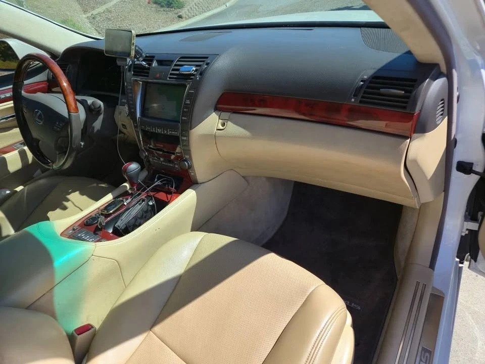 2007 Lexus LS 4th Gen - Image 13 of 19