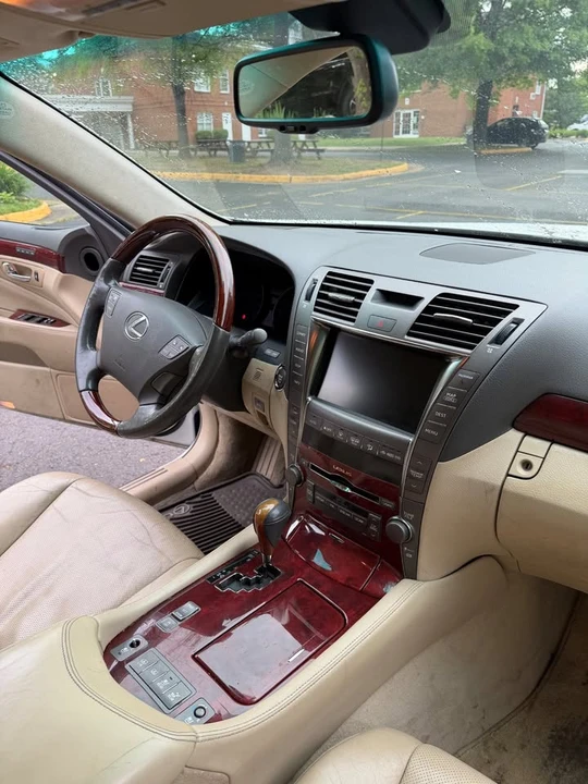 2007 Lexus LS 4th Gen - Image 11 of 14