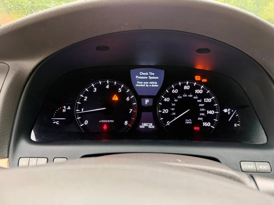 2007 Lexus LS 4th Gen - Image 9 of 14