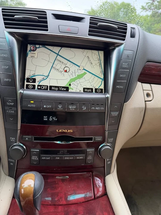 2007 Lexus LS 4th Gen - Image 10 of 14