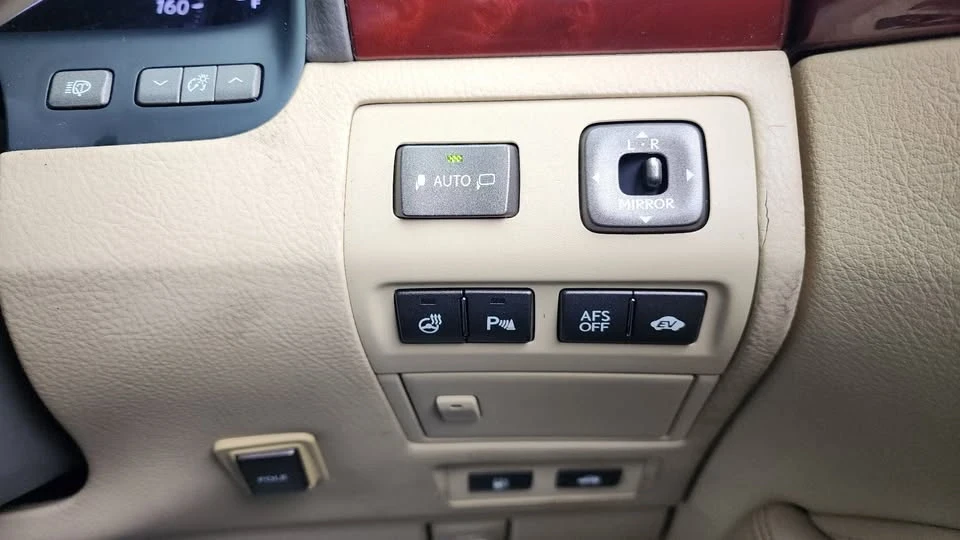 2007 Lexus LS 4th Gen - Image 17 of 18