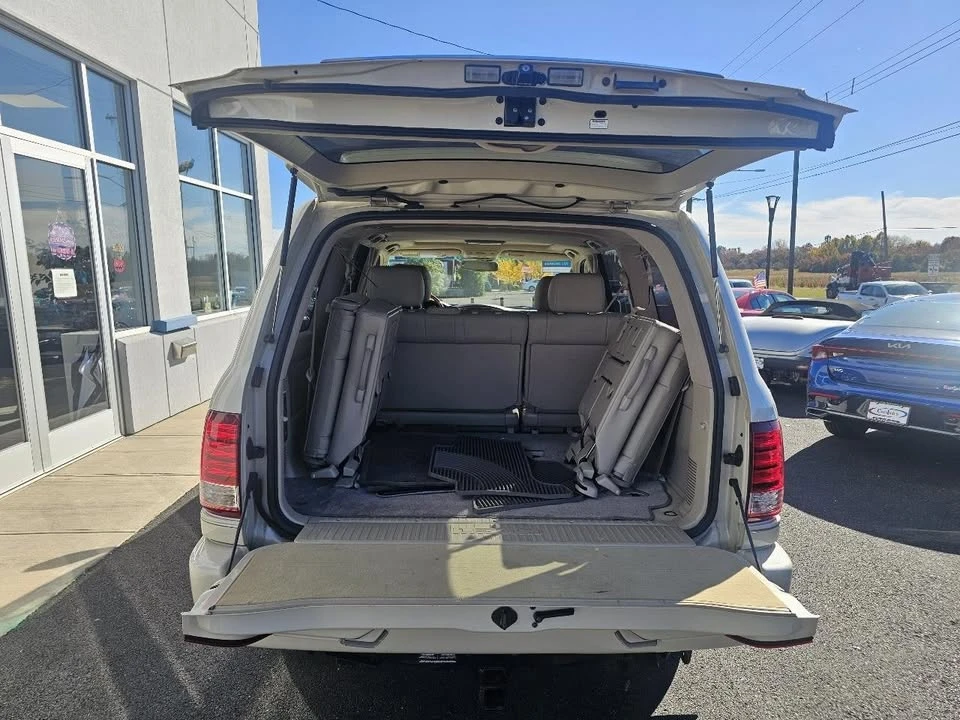 2007 Lexus LX 2nd Gen - Image 18 of 20
