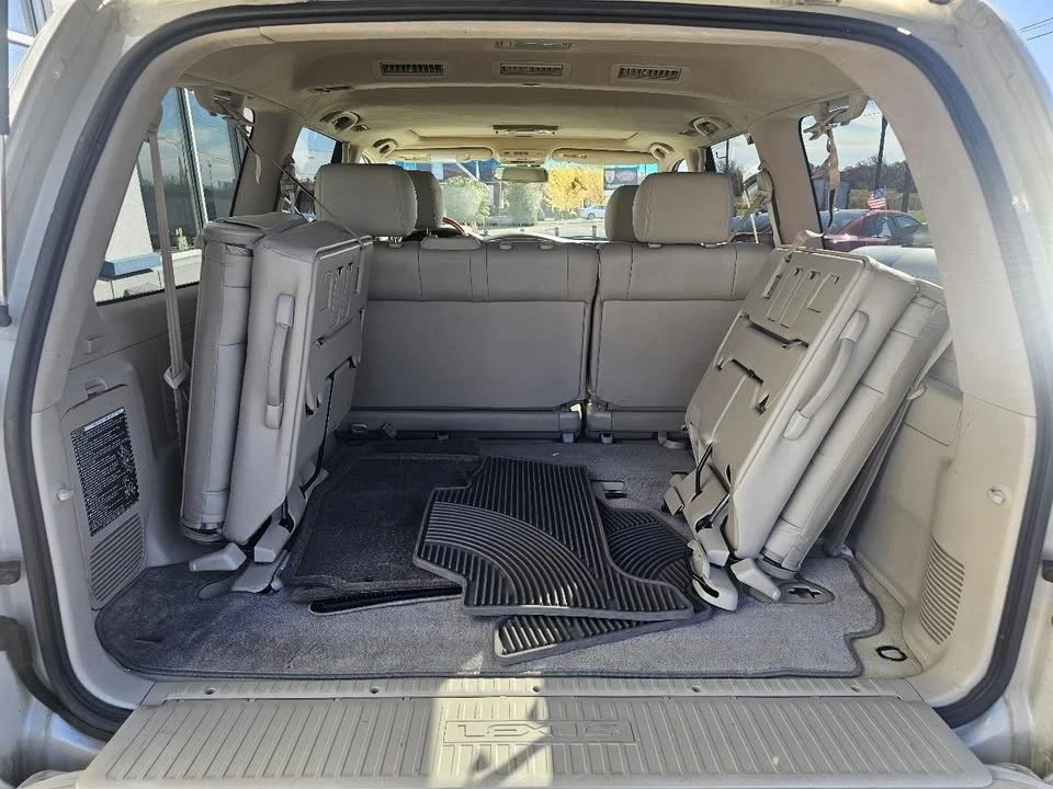 2007 Lexus LX 2nd Gen - Image 19 of 20