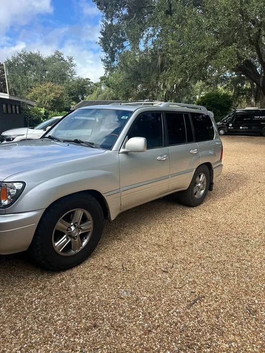 2007 Lexus LX 2nd Gen - Image 2 of 6