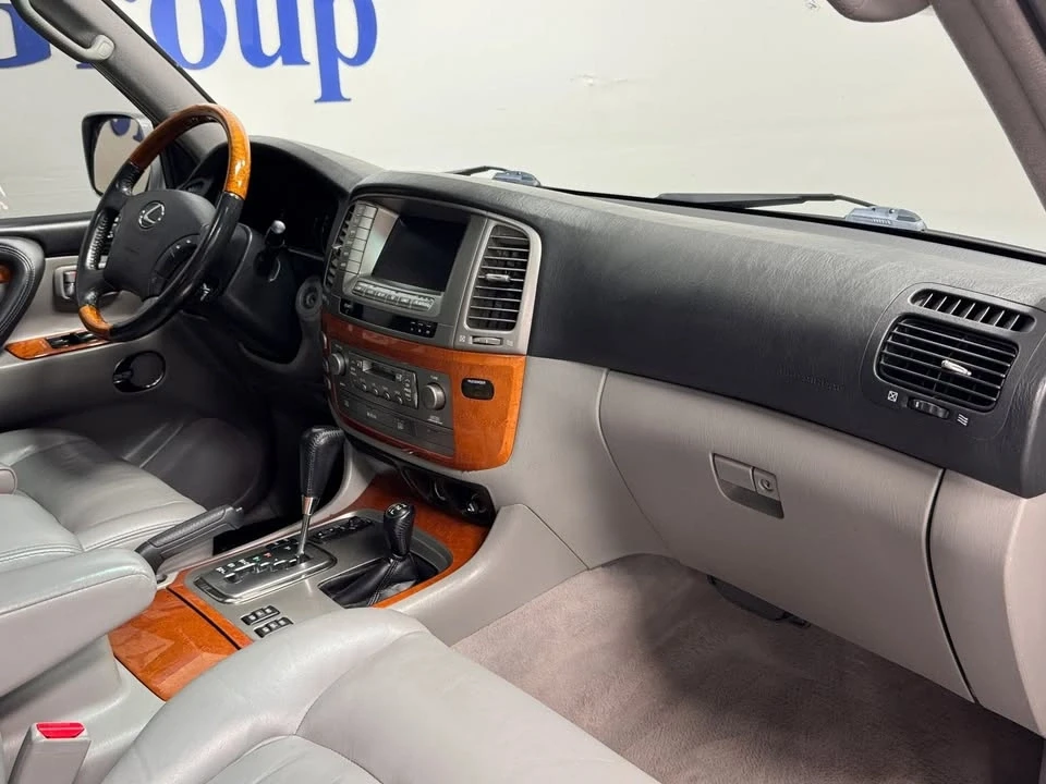 2007 Lexus LX 2nd Gen - Image 10 of 20