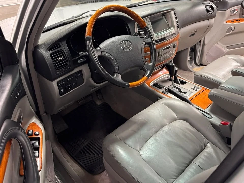 2007 Lexus LX 2nd Gen - Image 12 of 20