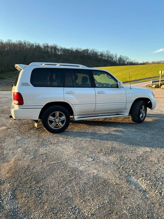 2007 Lexus LX 2nd Gen - Image 4 of 13