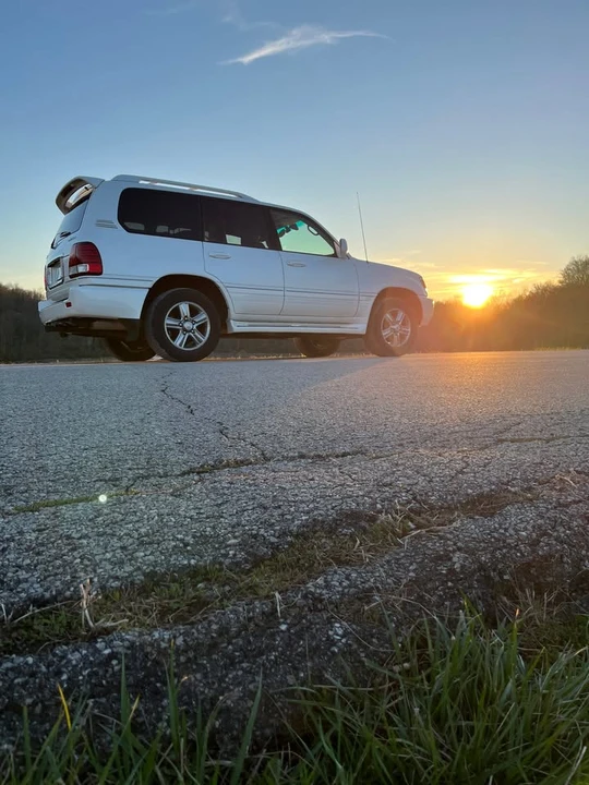 2007 Lexus LX 2nd Gen - Image 3 of 13