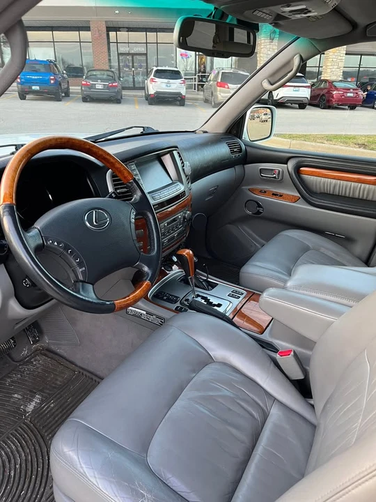 2007 Lexus LX 2nd Gen - Image 7 of 13