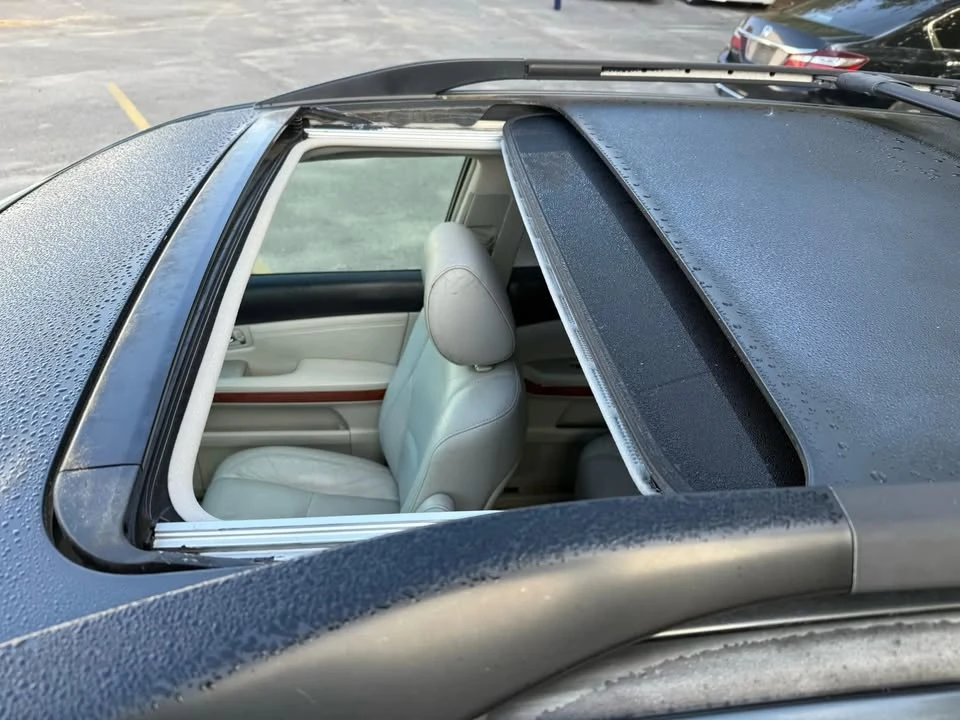 2007 Lexus RX 2nd Gen - Image 11 of 19