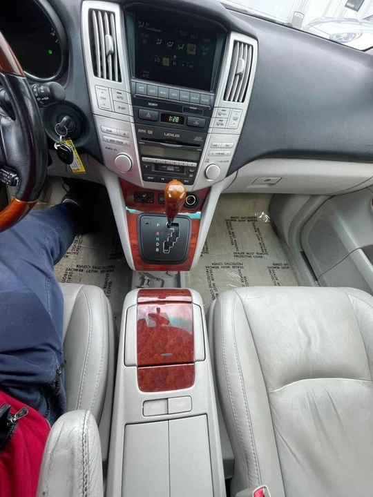 2007 Lexus RX 2nd Gen - Image 16 of 18
