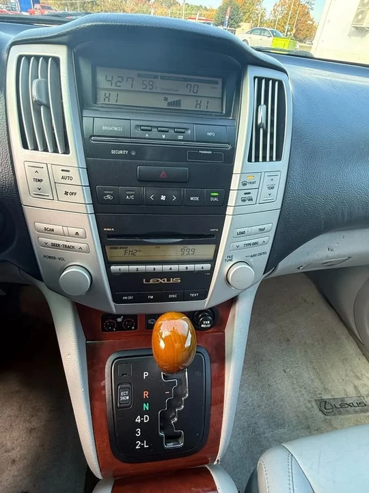 2007 Lexus RX 2nd Gen - Image 16 of 19