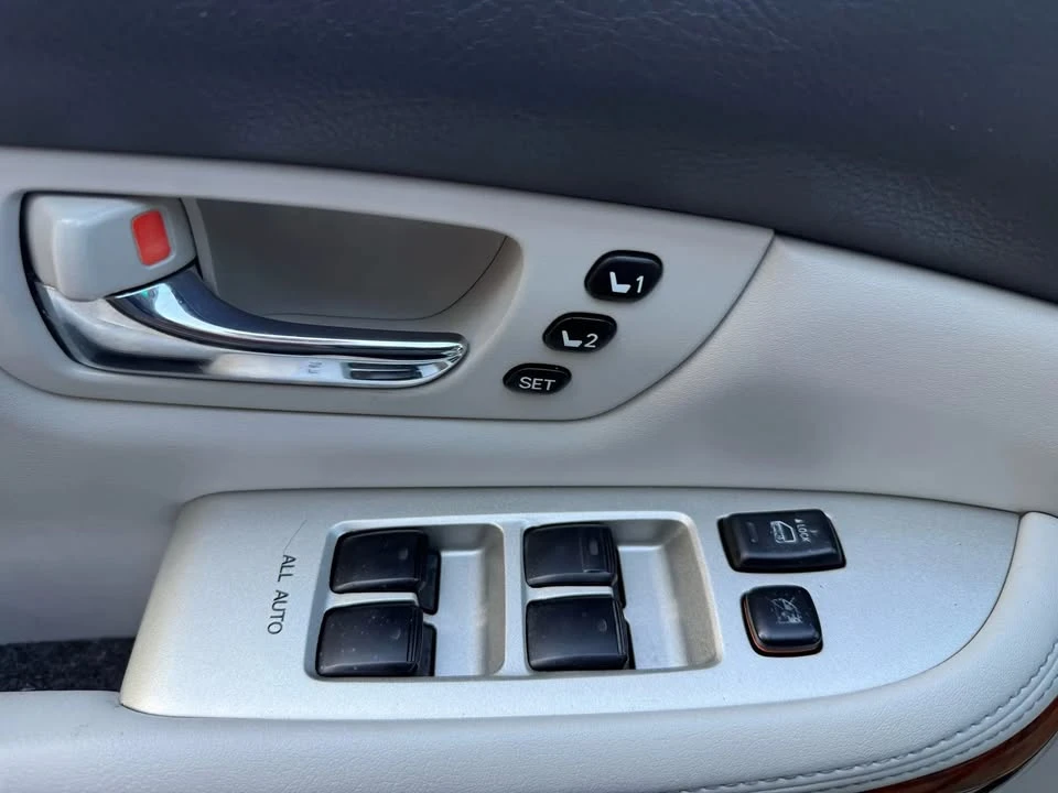 2007 Lexus RX 2nd Gen - Image 14 of 19