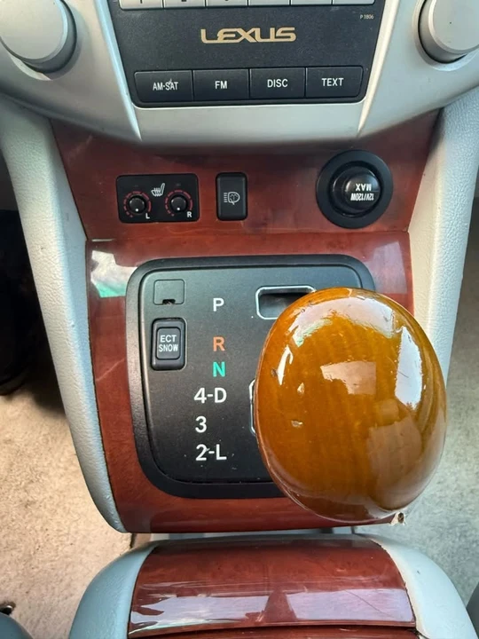 2007 Lexus RX 2nd Gen - Image 17 of 19