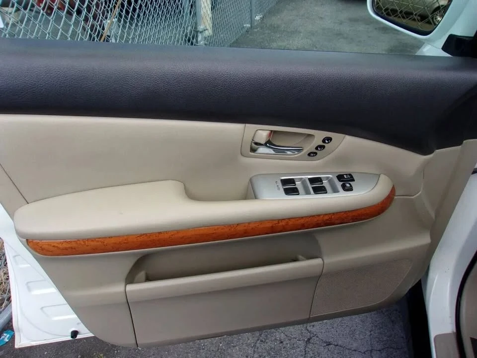 2007 Lexus RX 2nd Gen - Image 8 of 9