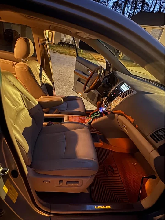 2007 Lexus RX 2nd Gen - Image 8 of 9