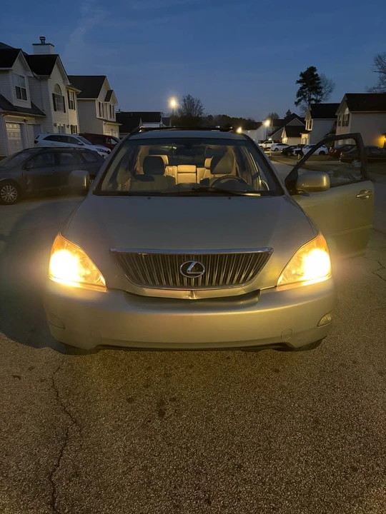 2007 Lexus RX 2nd Gen - Image 2 of 9