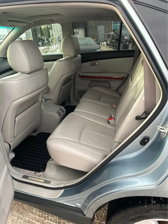 2007 Lexus RX 2nd Gen - Image 11 of 15
