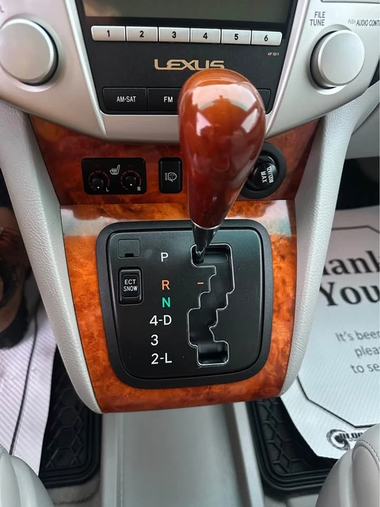 2007 Lexus RX 2nd Gen - Image 14 of 15