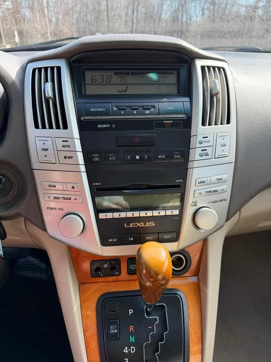 2007 Lexus RX 2nd Gen - Image 8 of 14