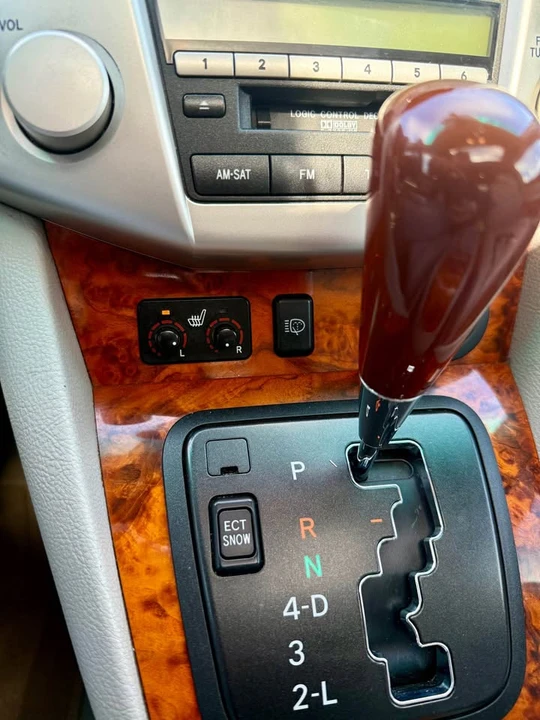 2007 Lexus RX 2nd Gen - Image 9 of 11